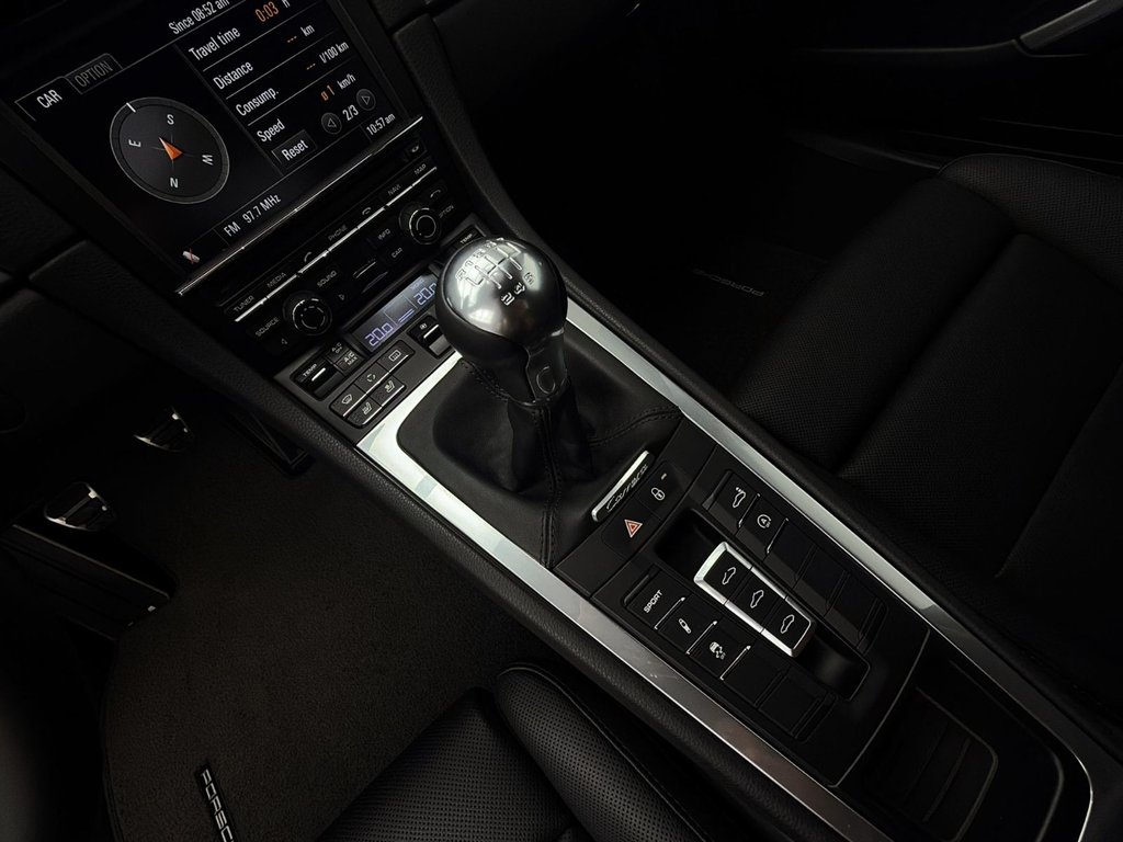 2012 Porsche 911 991 Carrera S in Laval, Quebec - 19 - w1024h768px