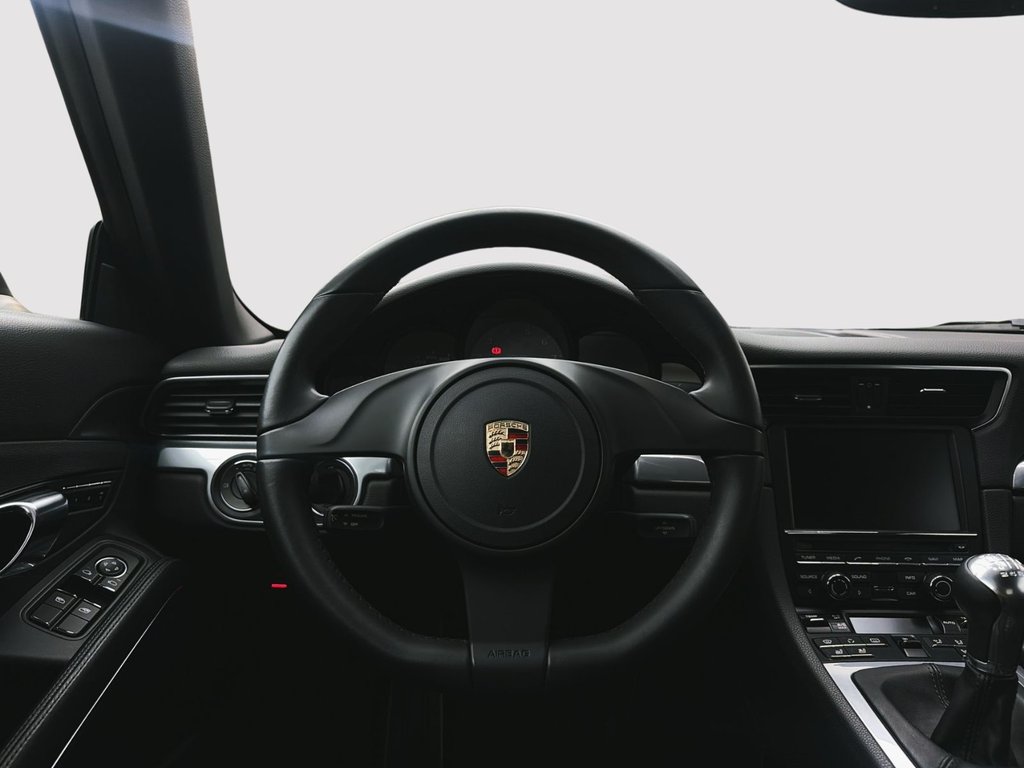 2012 Porsche 911 991 Carrera S in Laval, Quebec - 15 - w1024h768px
