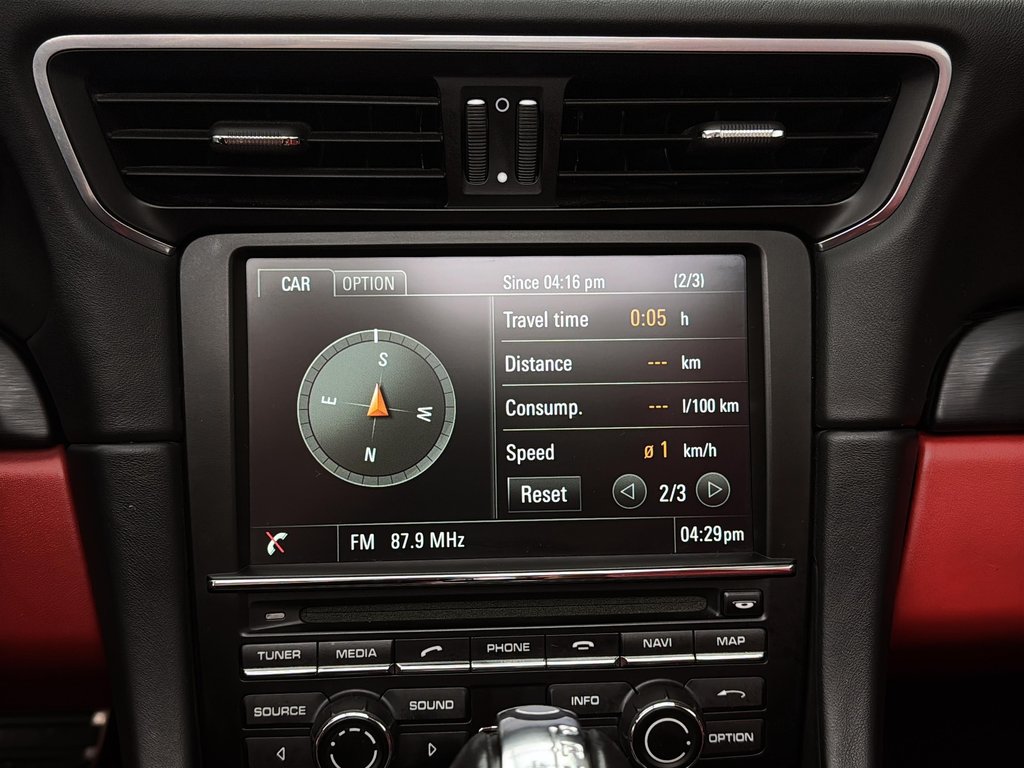 2015 Porsche 911 Carrera 4 GTS Cabriolet Premium Package Plus in Laval, Quebec - 26 - w1024h768px