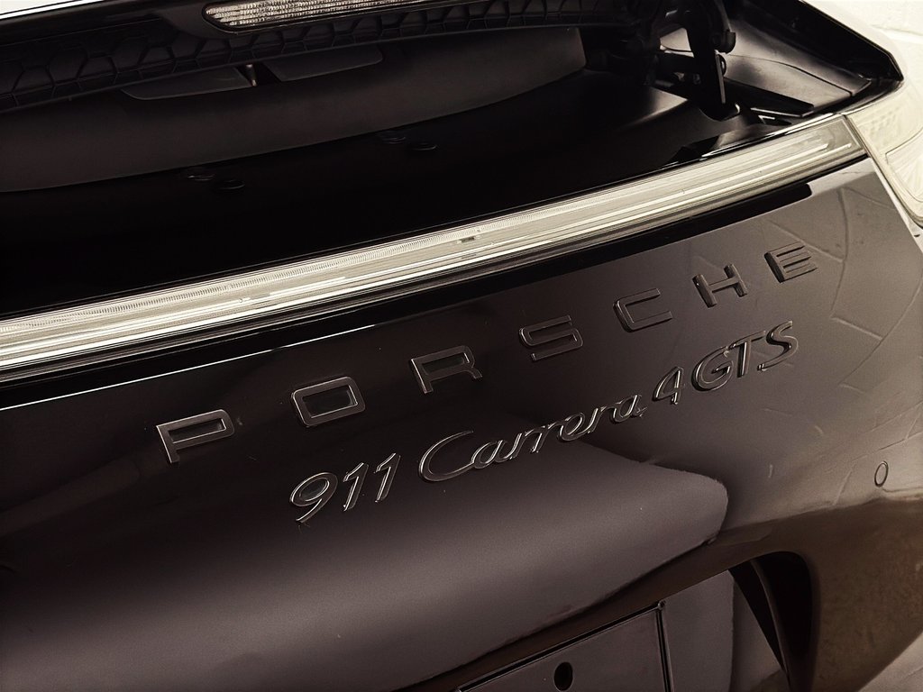 2015 Porsche 911 Carrera 4 GTS Cabriolet Premium Package Plus in Laval, Quebec - 11 - w1024h768px