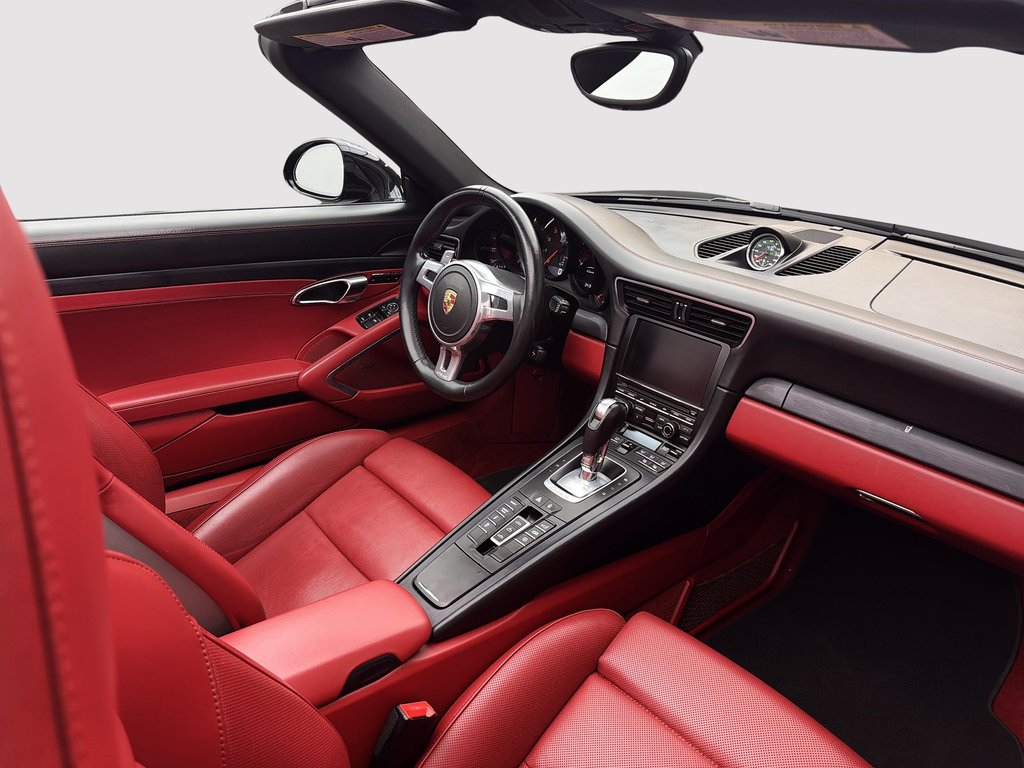 2015 Porsche 911 Carrera 4 GTS Cabriolet Premium Package Plus in Laval, Quebec - 30 - w1024h768px