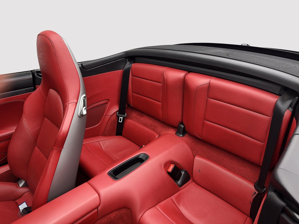 2015 Porsche 911 Carrera 4 GTS Cabriolet Premium Package Plus in Laval, Quebec - 27 - w1024h768px