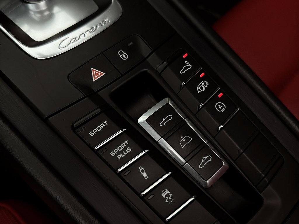 2015 Porsche 911 Carrera 4 GTS Cabriolet Premium Package Plus in Laval, Quebec - 25 - w1024h768px