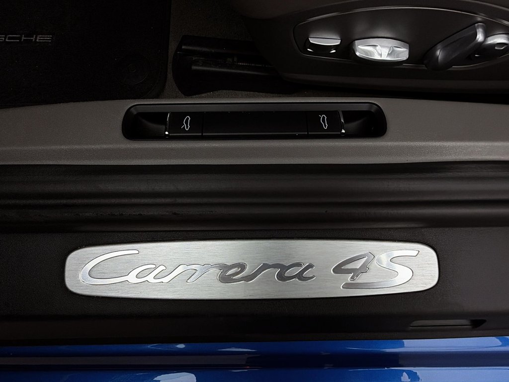 Porsche 911  2015 à Laval, Québec - 30 - w1024h768px