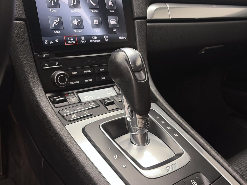 2017 Porsche 911 in Laval, Quebec - 23 - w1024h768px