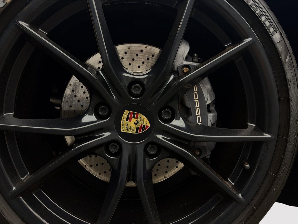 2017 Porsche 911 in Laval, Quebec - 15 - w1024h768px