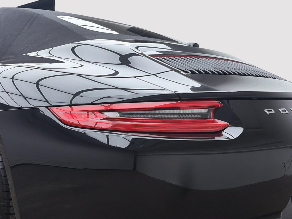 2017 Porsche 911 in Laval, Quebec - 17 - w1024h768px