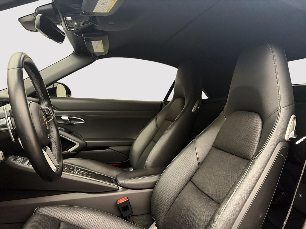 2017 Porsche 911 in Laval, Quebec - 8 - w1024h768px