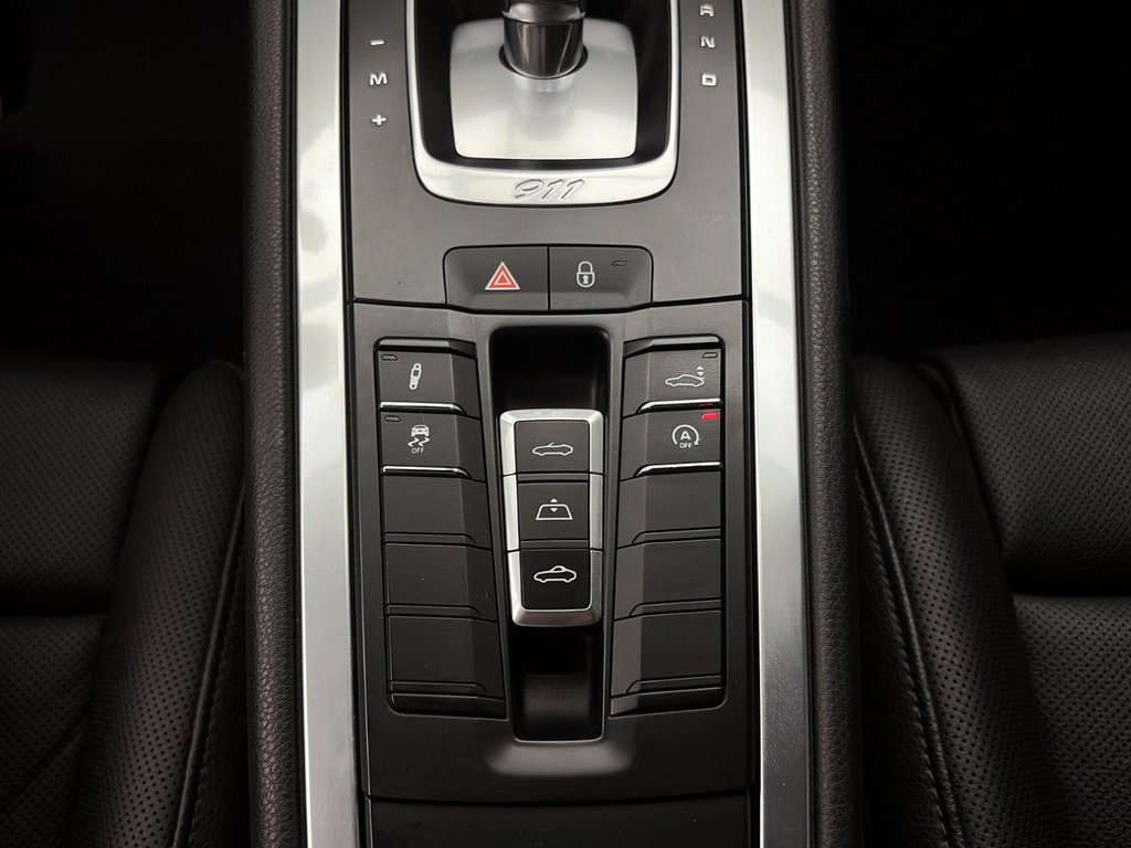 2017 Porsche 911 in Laval, Quebec - 24 - w1024h768px
