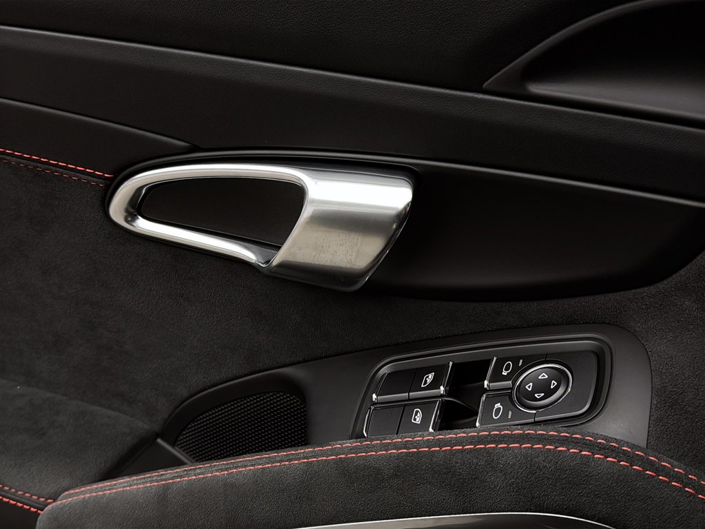2018 Porsche 911 GT3 Bucket Seats, manual in Laval, Quebec - 32 - w1024h768px