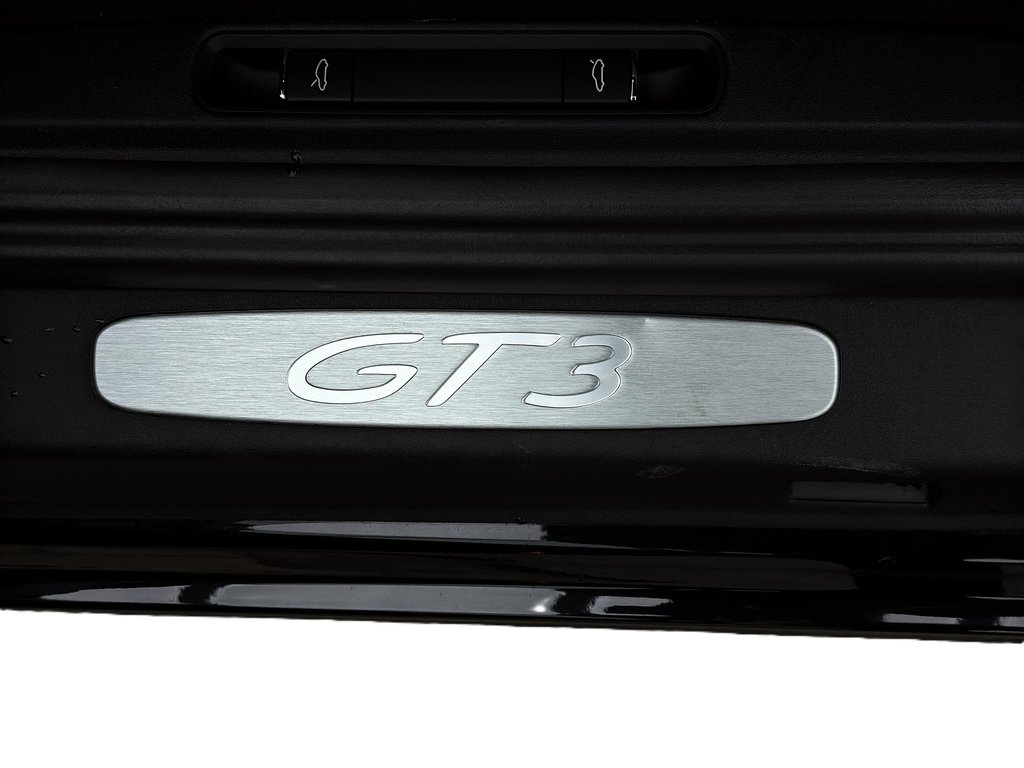 2018 Porsche 911 GT3 Bucket Seats, manual in Laval, Quebec - 33 - w1024h768px