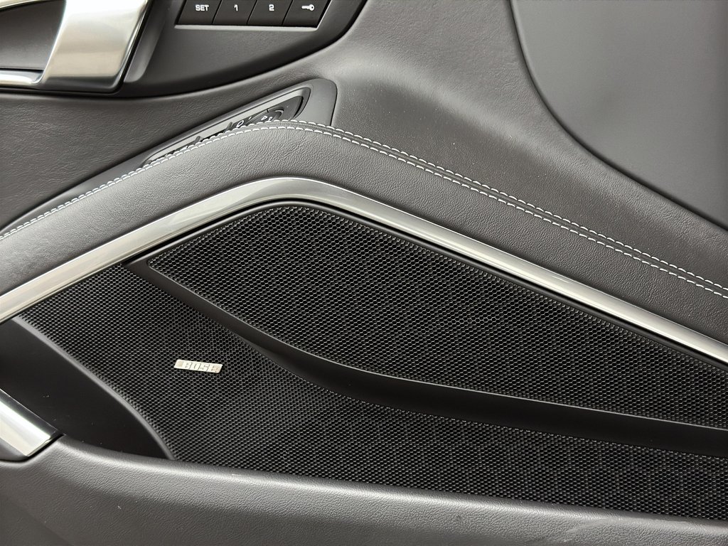 Porsche 911 Turbo Cabriolet w/Porsche Dynamic Chassis 2019 à Laval, Québec - 34 - w1024h768px