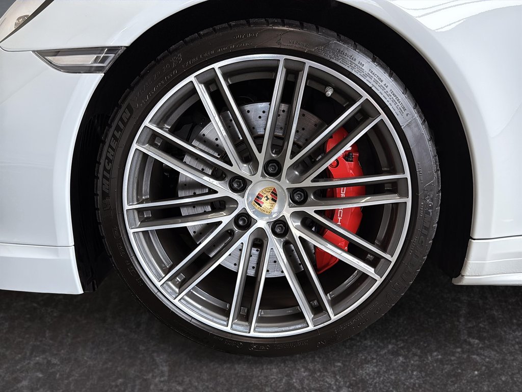 Porsche 911 Turbo Cabriolet w/Porsche Dynamic Chassis 2019 à Laval, Québec - 14 - w1024h768px