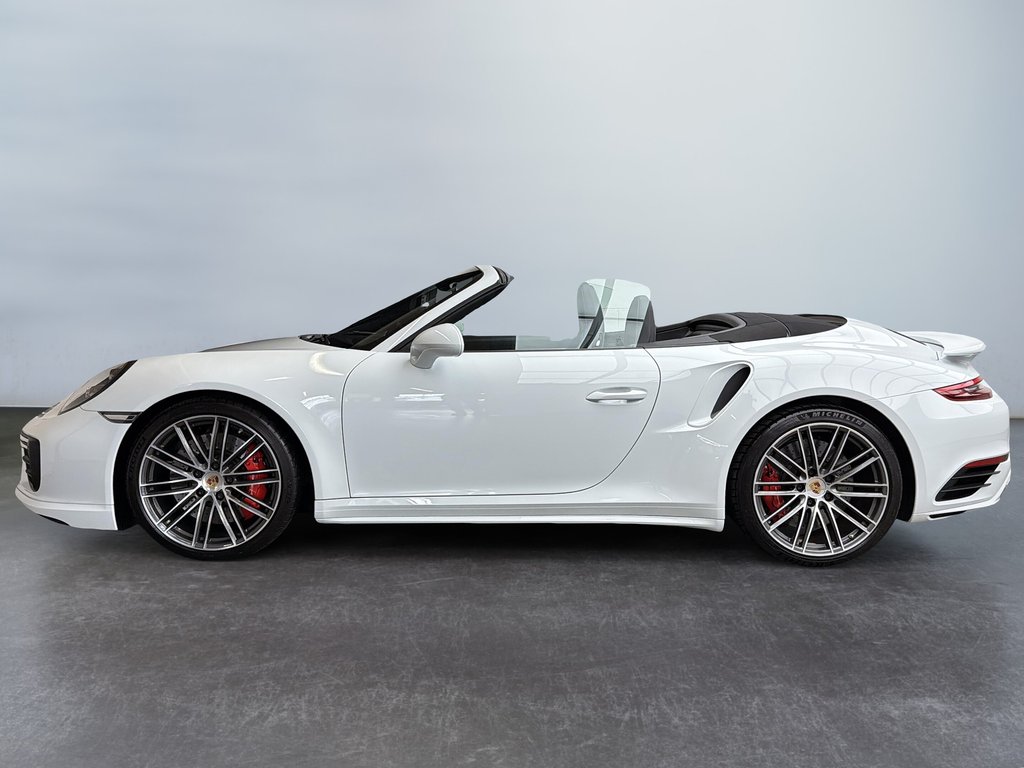 Porsche 911 Turbo Cabriolet w/Porsche Dynamic Chassis 2019 à Laval, Québec - 2 - w1024h768px