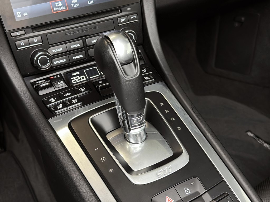 Porsche 911 Turbo Cabriolet w/Porsche Dynamic Chassis 2019 à Laval, Québec - 24 - w1024h768px