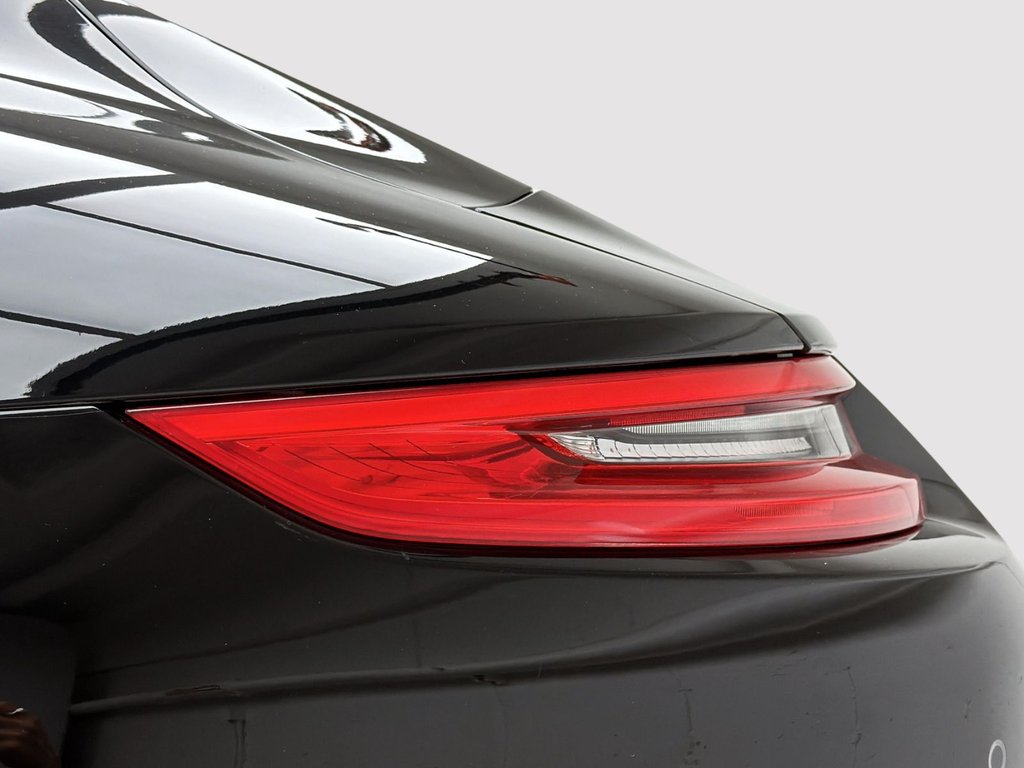 2019 Porsche 911 in Laval, Quebec - 9 - w1024h768px