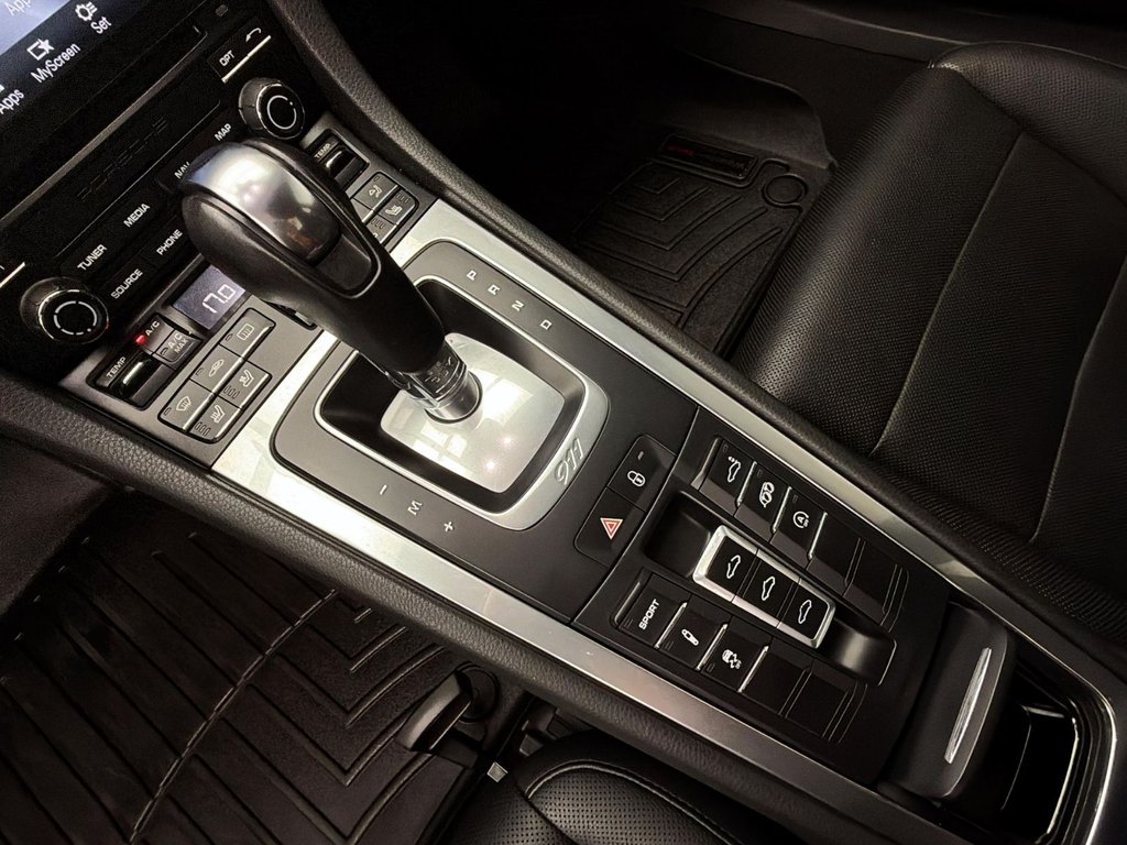 2019 Porsche 911 in Laval, Quebec - 20 - w1024h768px
