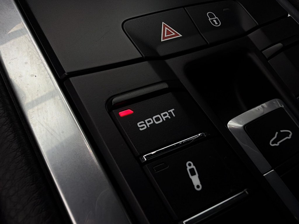 2019 Porsche 911 in Laval, Quebec - 22 - w1024h768px