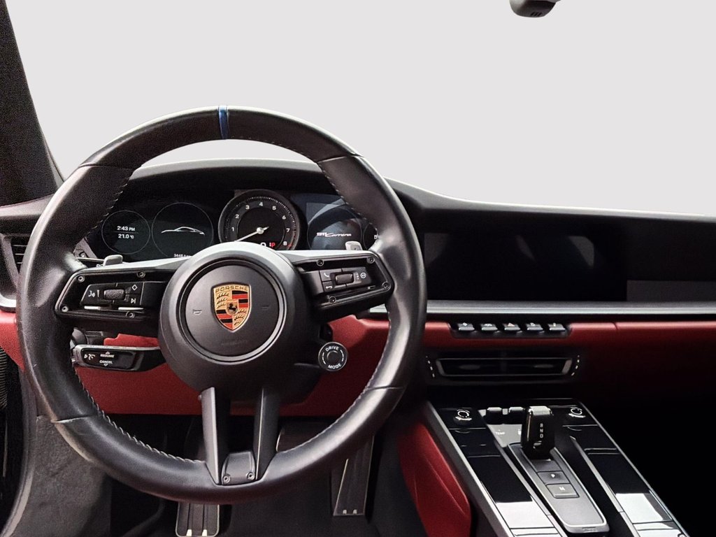 Porsche 911  2020 à Laval, Québec - 4 - w1024h768px