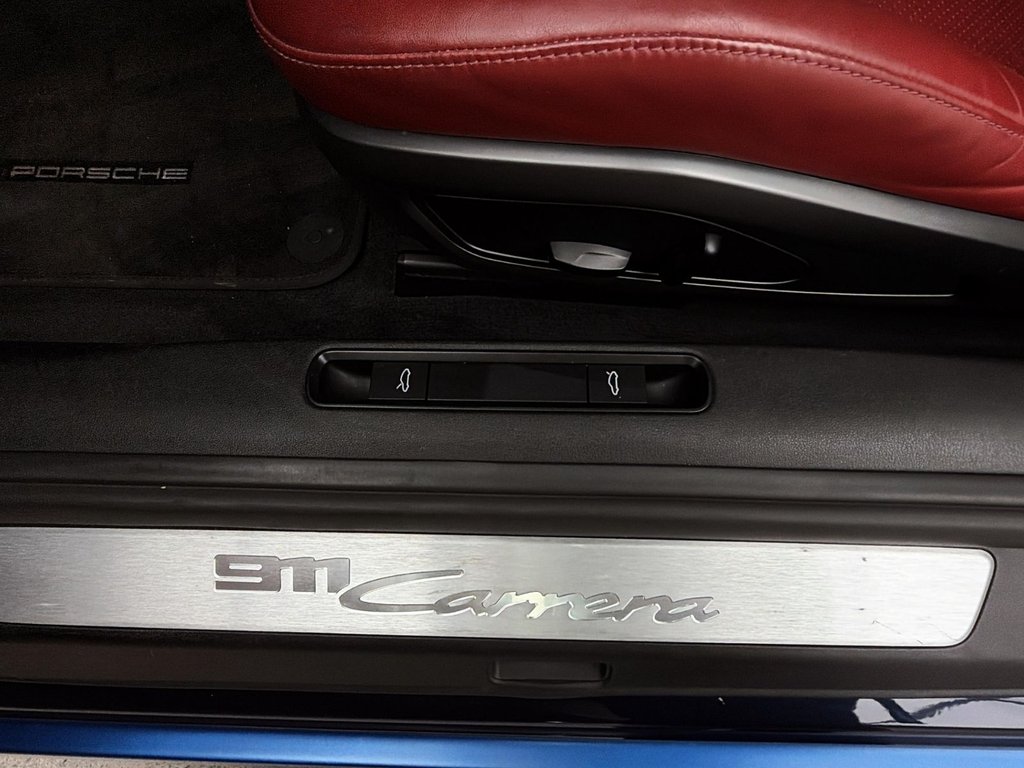 Porsche 911  2020 à Laval, Québec - 28 - w1024h768px