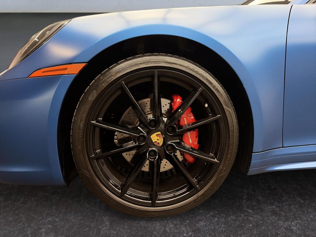 Porsche 911  2020 à Laval, Québec - 9 - w1024h768px