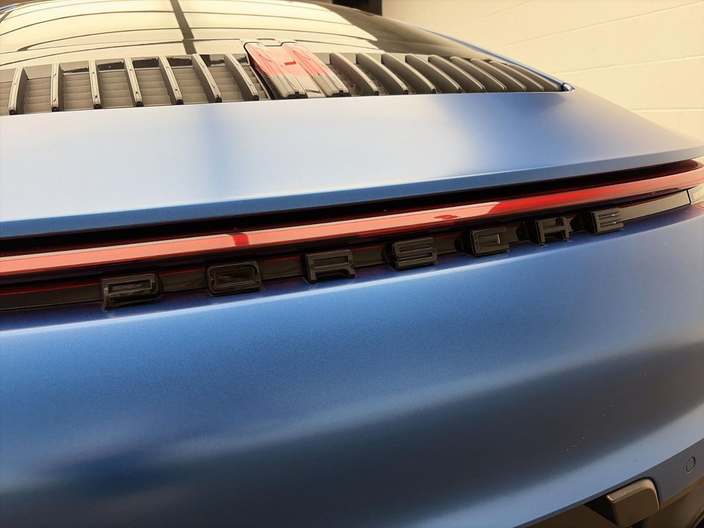 Porsche 911  2020 à Laval, Québec - 11 - w1024h768px