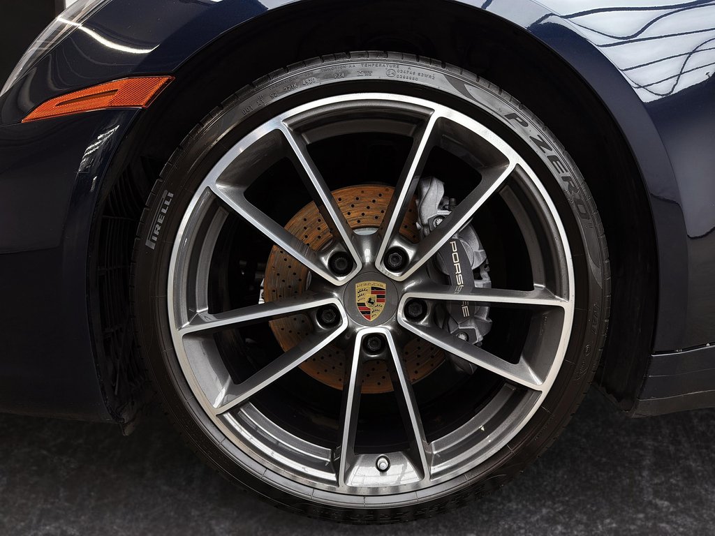 2021 Porsche 911 Carrera 4 Cabriolet in Laval, Quebec - 14 - w1024h768px