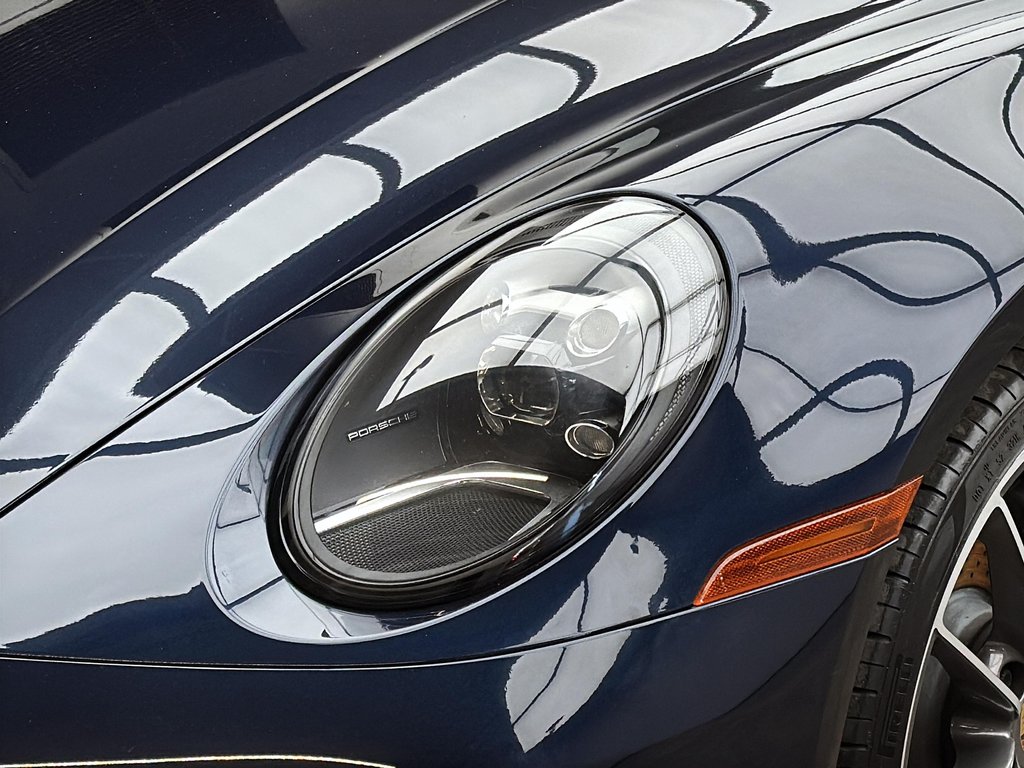 2021 Porsche 911 Carrera 4 Cabriolet in Laval, Quebec - 12 - w1024h768px