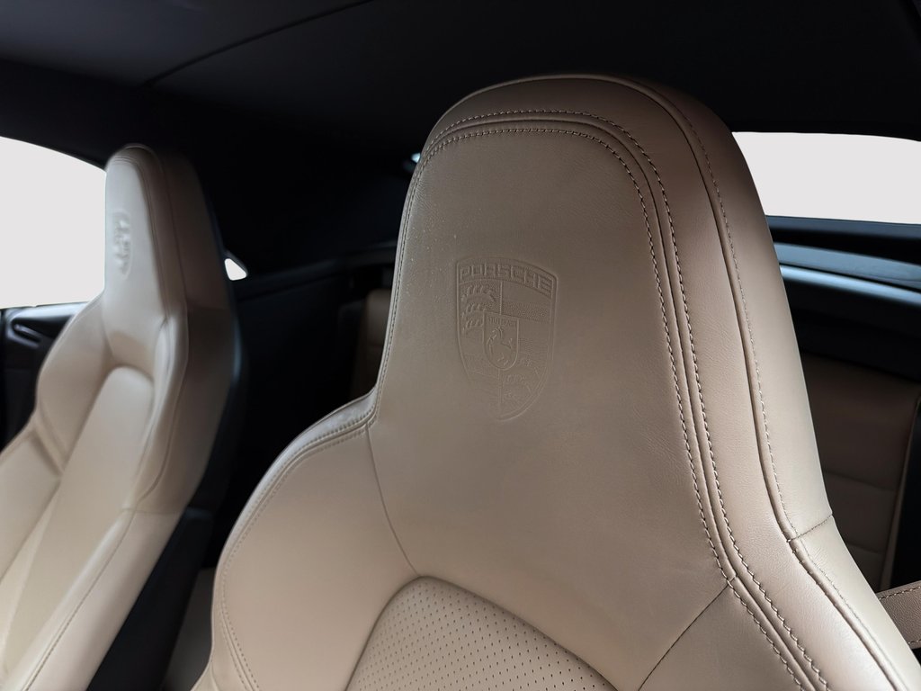 2021 Porsche 911 Carrera 4 Cabriolet in Laval, Quebec - 28 - w1024h768px