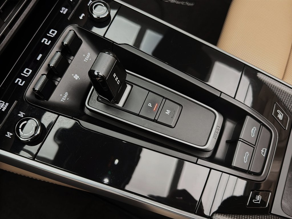 2021 Porsche 911 Turbo Cabriolet Turbo SportDesign Package in Laval, Quebec - 23 - w1024h768px