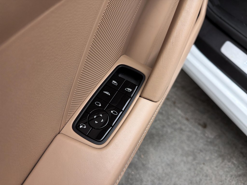 Porsche 911 Carrera 4 Cabriolet Premium Package 2021 à Laval, Québec - 32 - w1024h768px