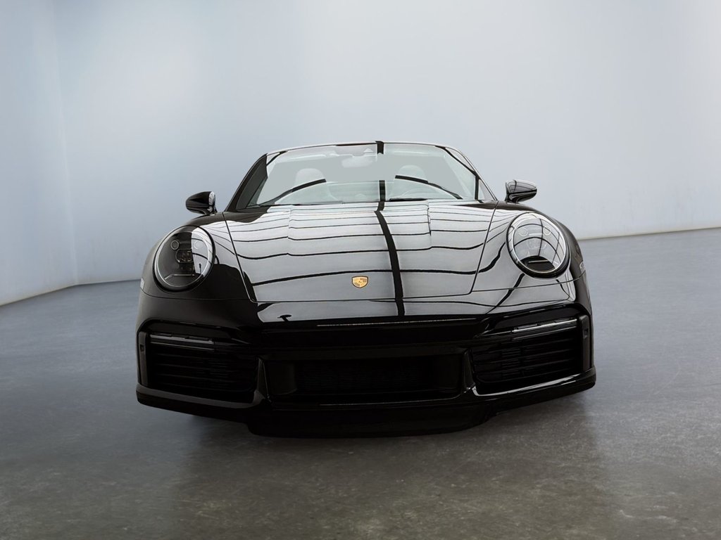 Porsche 911  2021 à Laval, Québec - 8 - w1024h768px