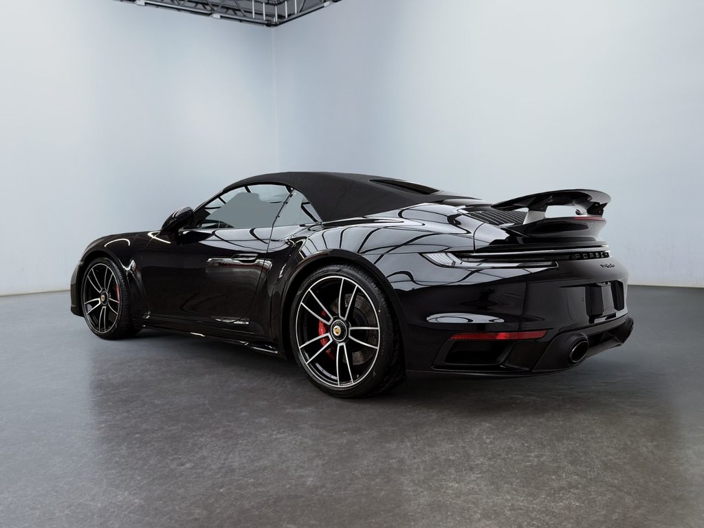 Porsche 911  2021 à Laval, Québec - 6 - w1024h768px