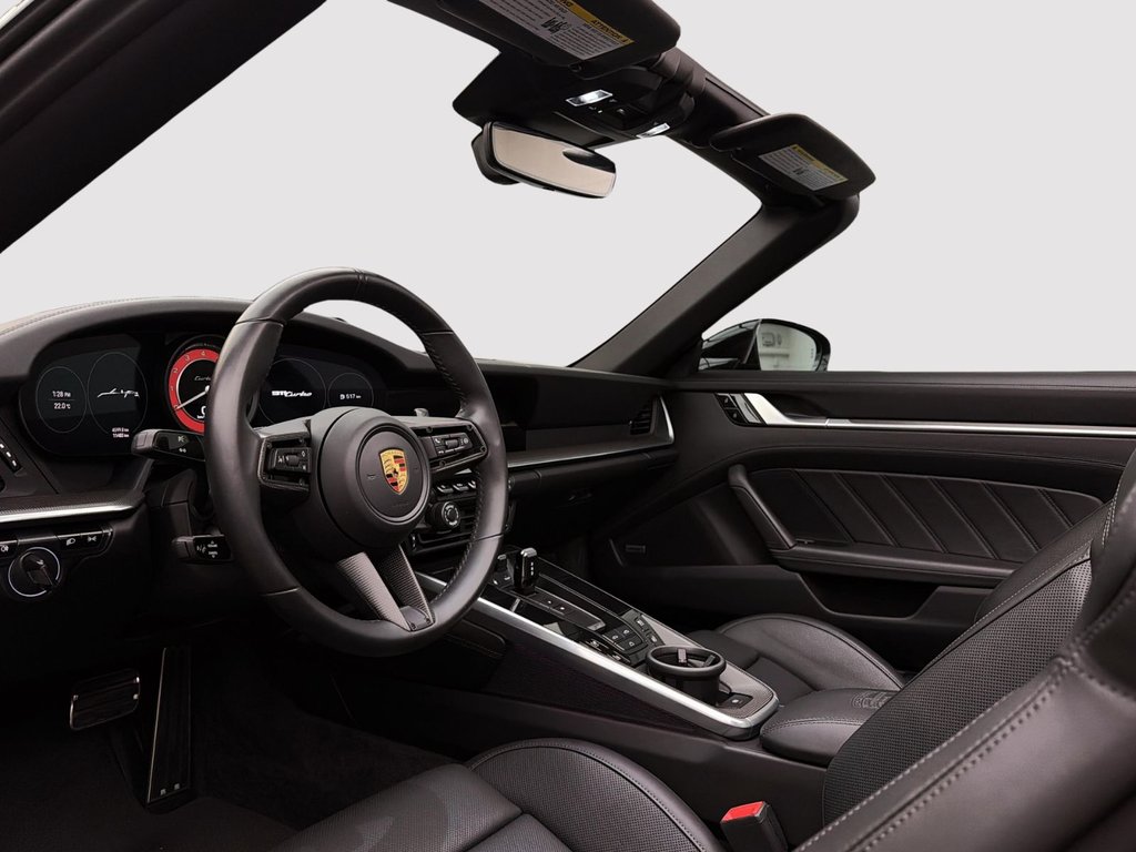 Porsche 911  2021 à Laval, Québec - 15 - w1024h768px