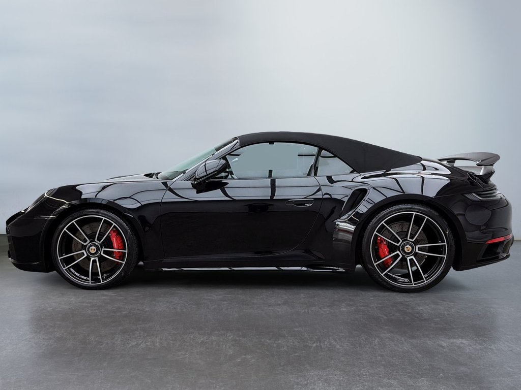 Porsche 911  2021 à Laval, Québec - 5 - w1024h768px