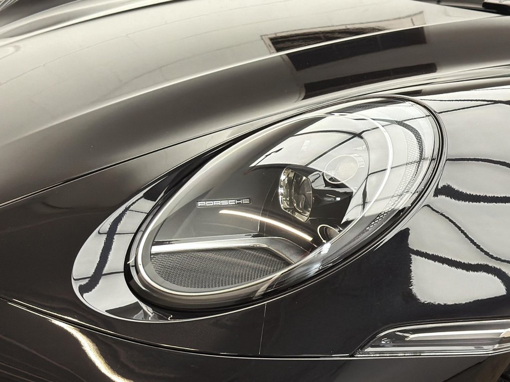 Porsche 911  2021 à Laval, Québec - 11 - w1024h768px