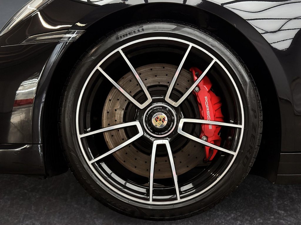 Porsche 911  2021 à Laval, Québec - 13 - w1024h768px