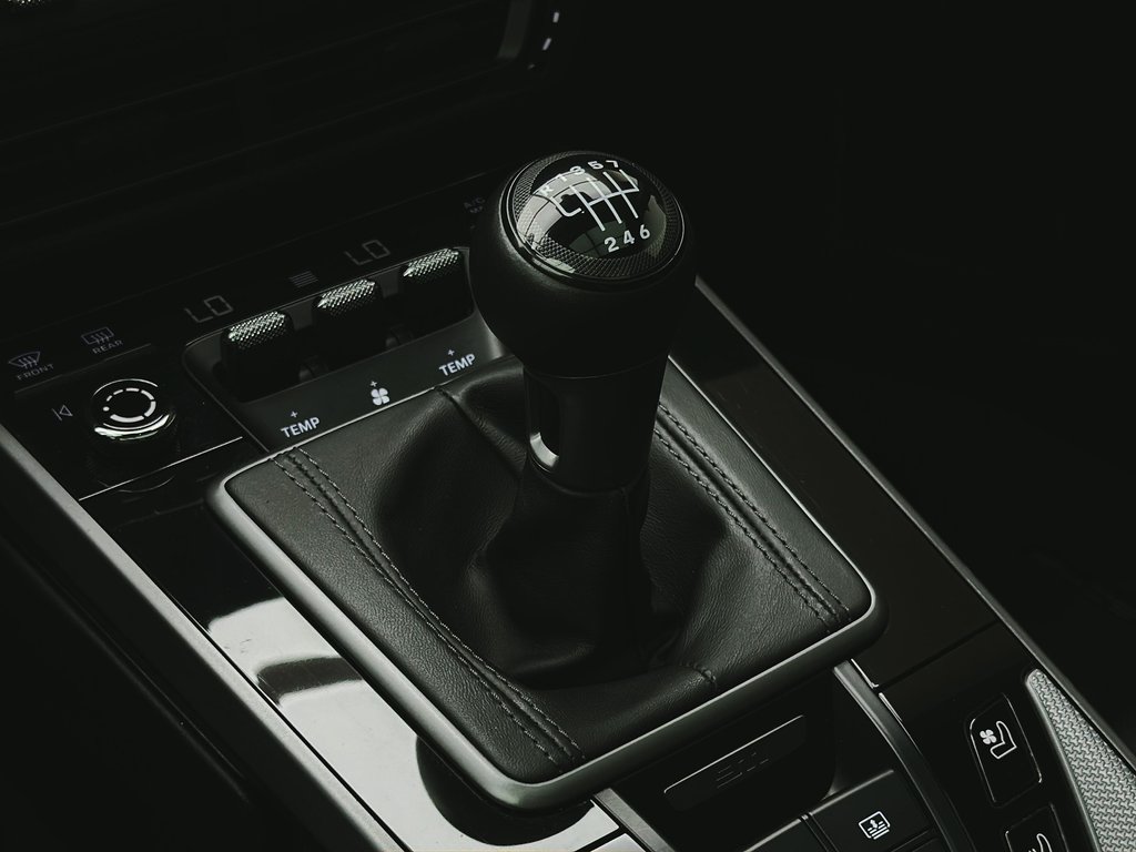 Porsche 911 Carrera 4S Manual, Sport Package 2022 à Laval, Québec - 18 - w1024h768px