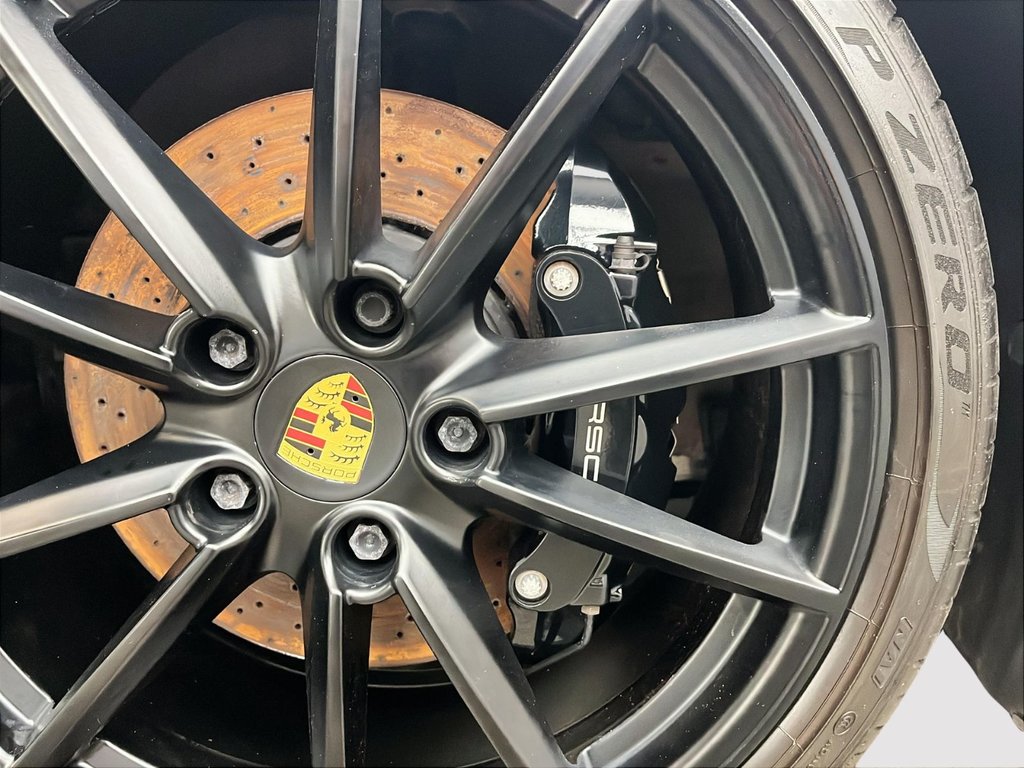 Porsche 911  2022 à Laval, Québec - 11 - w1024h768px