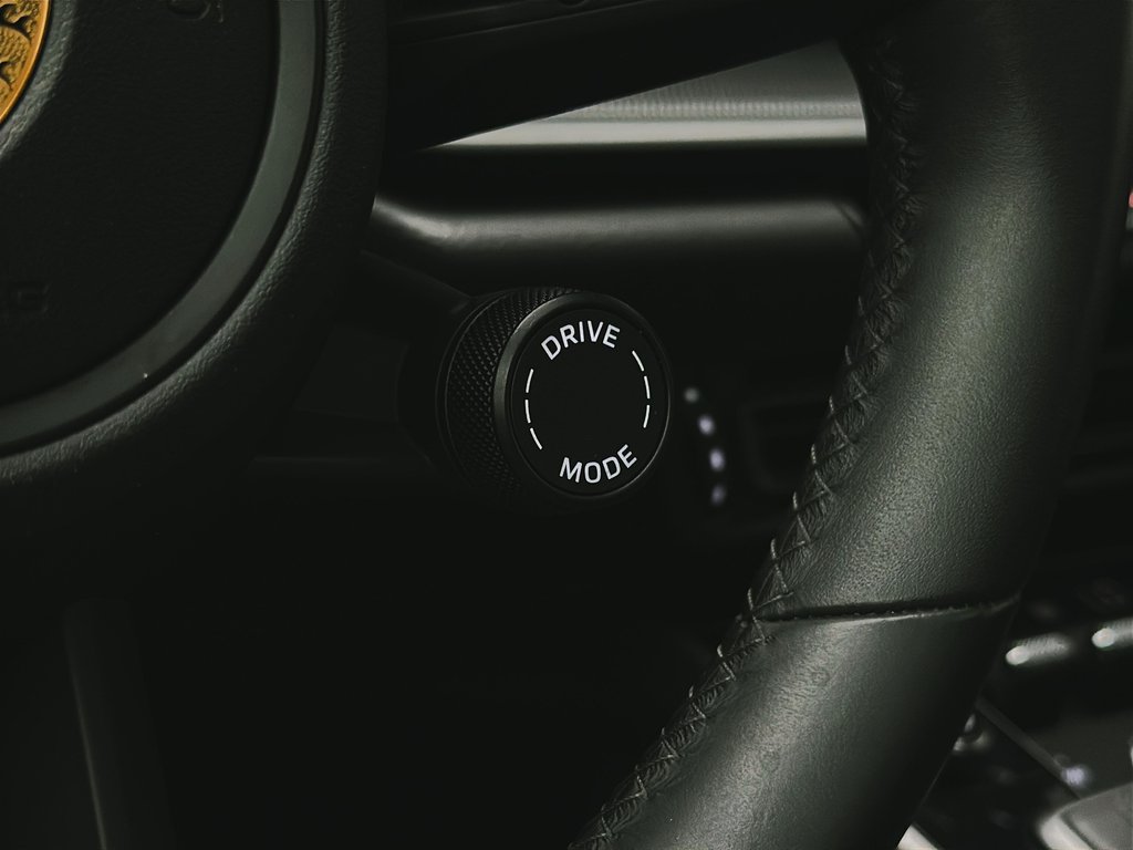Porsche 911 Carrera 4S Manual, Sport Package 2022 à Laval, Québec - 29 - w1024h768px