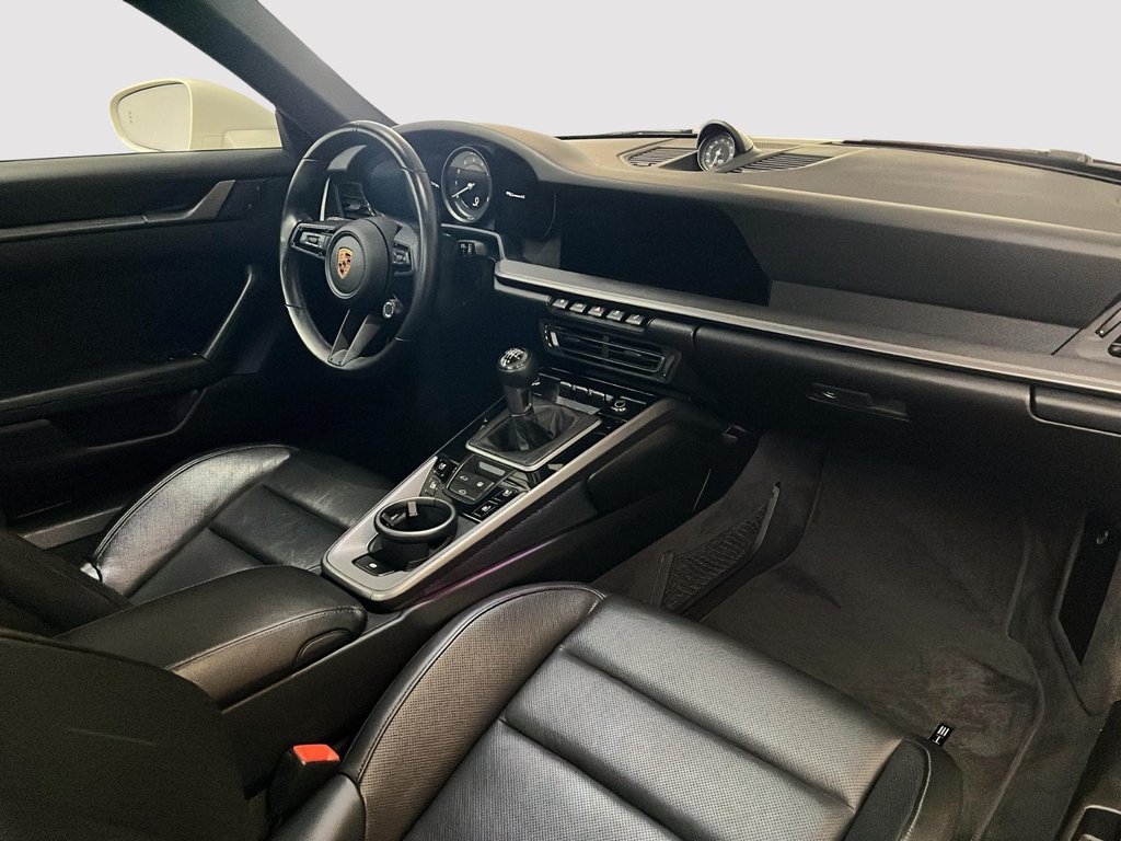 Porsche 911  2022 à Laval, Québec - 24 - w1024h768px