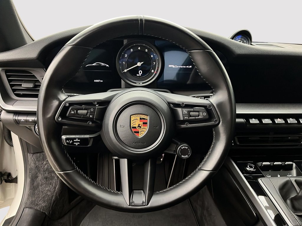 Porsche 911  2022 à Laval, Québec - 15 - w1024h768px