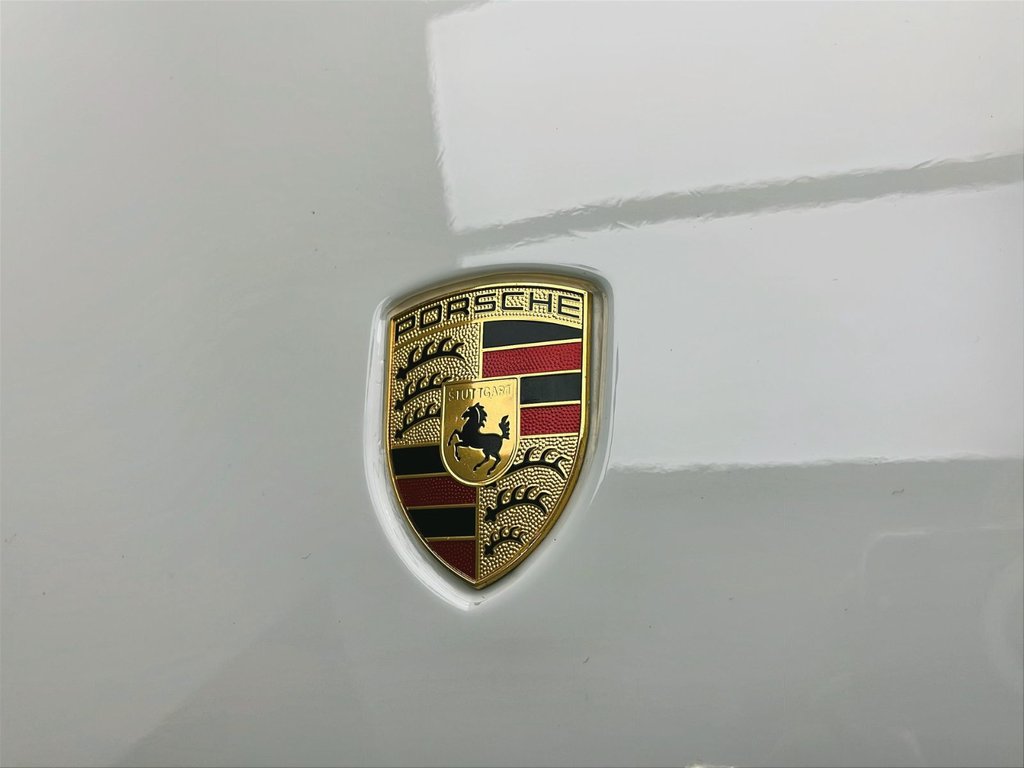 Porsche 911  2022 à Laval, Québec - 6 - w1024h768px