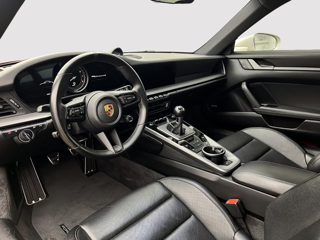Porsche 911  2022 à Laval, Québec - 12 - w1024h768px
