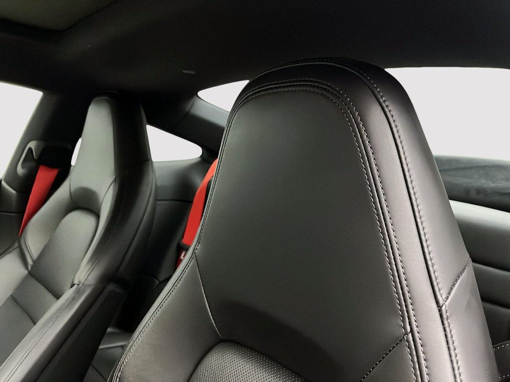 Porsche 911  2022 à Laval, Québec - 20 - w1024h768px