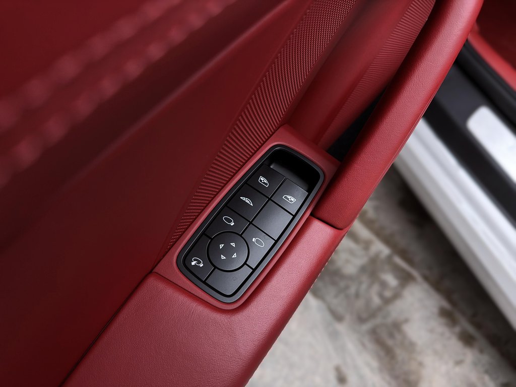 Porsche 911 Carrera 4S Cabriolet w/Sport Package 2022 à Laval, Québec - 33 - w1024h768px