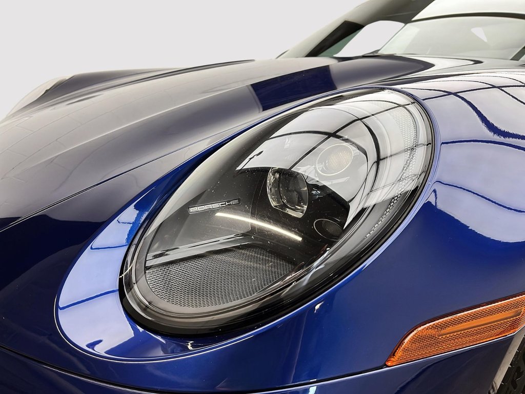 Porsche 911  2022 à Laval, Québec - 8 - w1024h768px