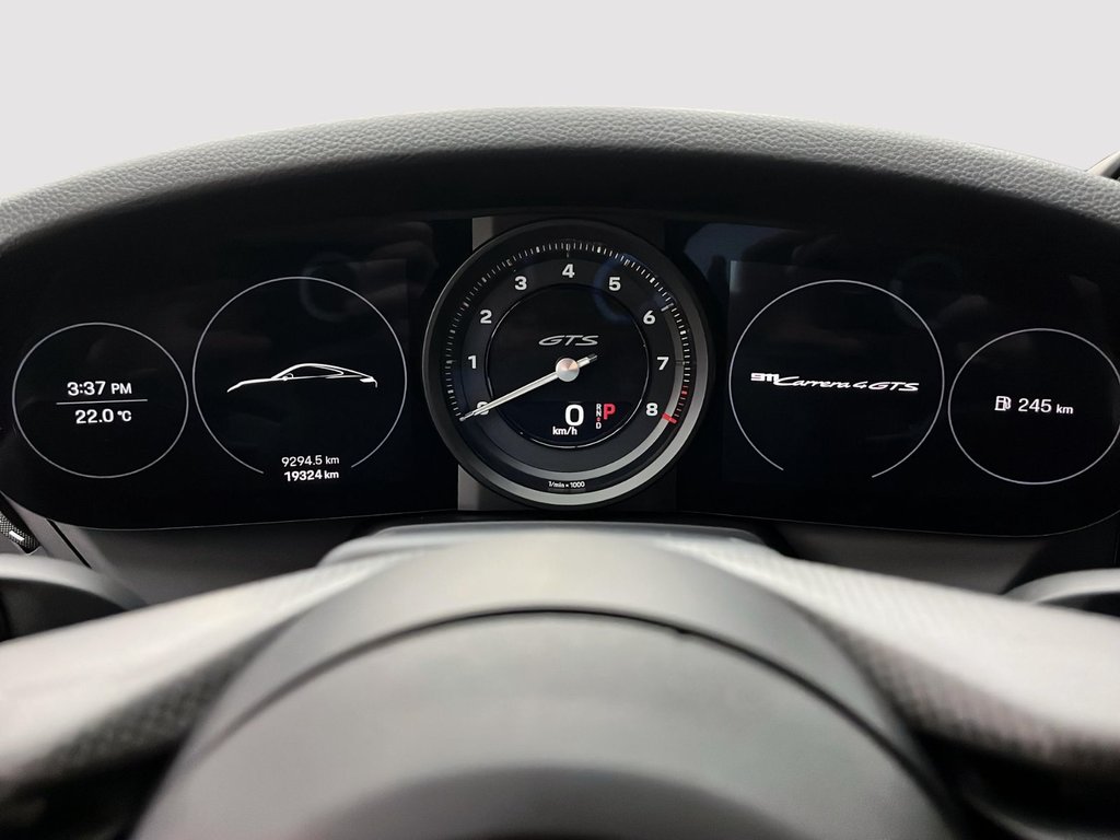 Porsche 911  2022 à Laval, Québec - 18 - w1024h768px