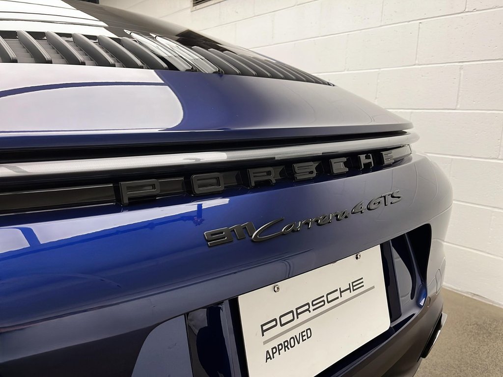 Porsche 911  2022 à Laval, Québec - 7 - w1024h768px