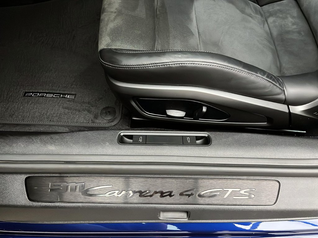 Porsche 911  2022 à Laval, Québec - 27 - w1024h768px